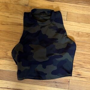 Camo cropped work out top/long line sports bra